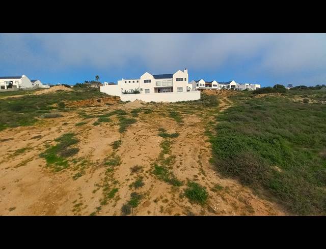 811M² VACANT LAND FOR SALE IN DA GAMA BAY
